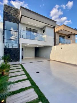 Sobrado à Venda em Aparecida De Goiânia 3 Maravilhosas Suítes no Jardim Helvecia