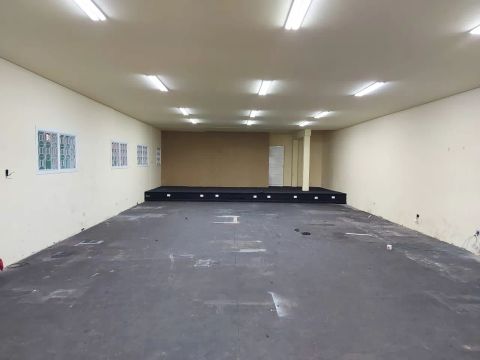 Prédio amplo Região Central de Jacarei 