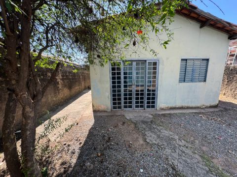 Imóvel para aluguel com 40 metros quadrados com 2 quartos em Doutor Fábio Leite - Cuiabá -
