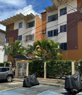 Três quartos com suite na Paralela