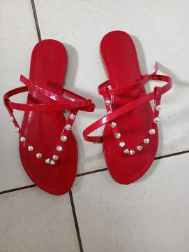 Sandálias vermelhas com spikes