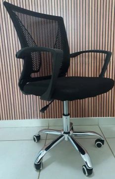 Cadeira de Escritório Giratória - R$289,90