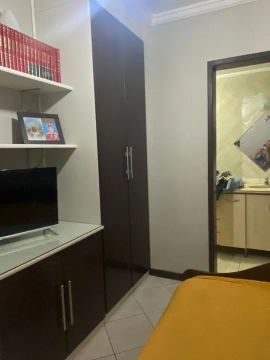 Suíte de solteiro (vaga só para mulheres)