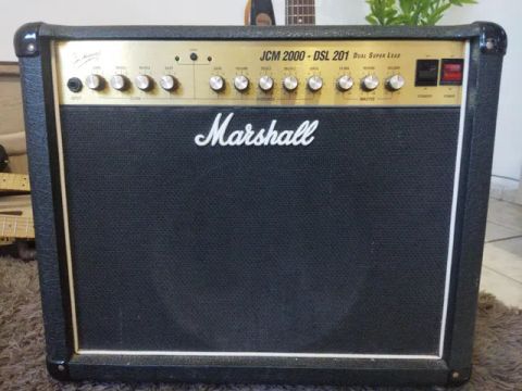 Amplificador Marshall JCM2000