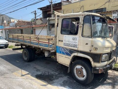 CAMINHÃO MB 608 MERCEDES