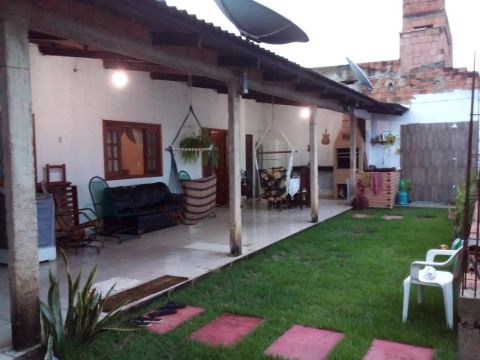 Casa com área externa, churrasqueira e  ponto comercial   ! *