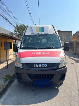 Vendo IVECO ( somente o veículo )  
