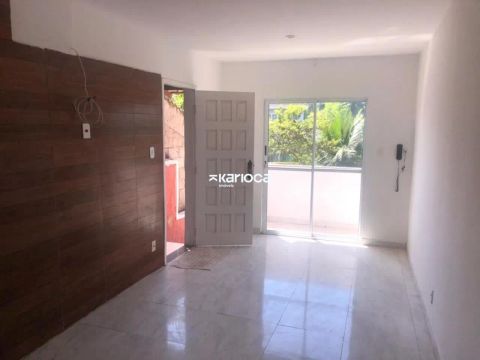 Excelente Casa estilo Sobrado para alugar na Taquara