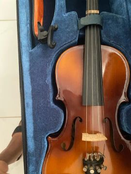 Violino em ótimo estado, com estojo