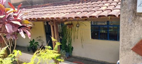 Vende-se esta linda casa! 