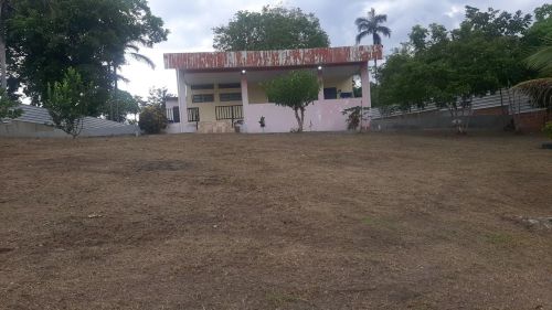 Terreno com casa de alvenaria no lago de puraquequara..
