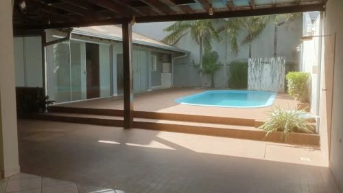 ALUGO OU VENDO CASA EM Condomínio Jardim Itália II