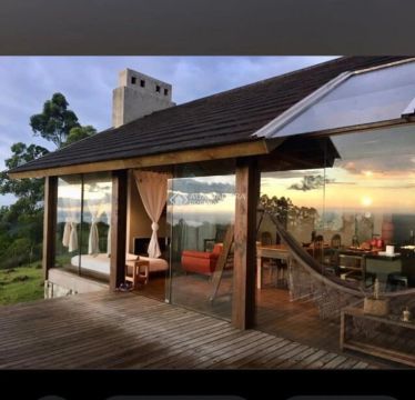Cabana no Alto do Morro da Borussia