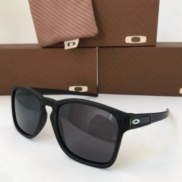 Óculos Oakley Latch squared black lentes polarizadas
