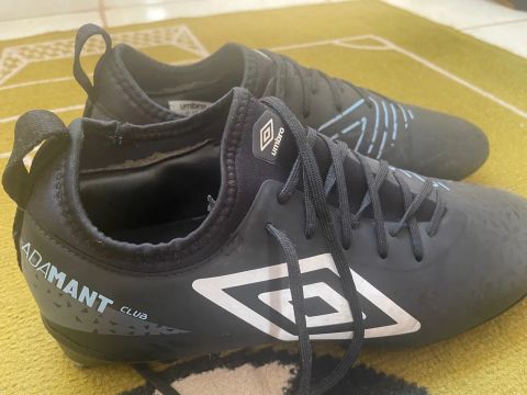 Chuteiras de Futebol Umbro Admant Club  - Tamanho 40