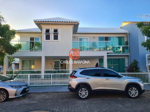 Casa de luxo em condomínio com banheira e elevador