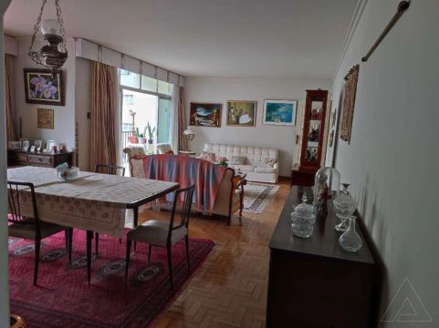 Apartamento na Graça PORTEIRA FECHADA com 4 quartos e 1 suíte, 210m² à venda por R$ 660.00