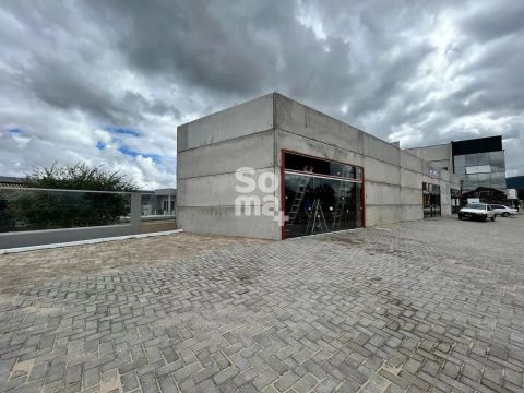 LOJA COMERCIAL NO BAIRRO CAMOBI