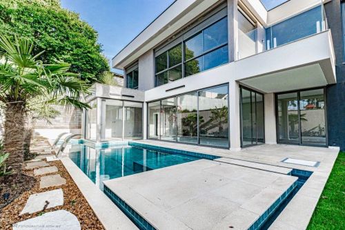 Casa com 4 suites, 531 m² nova pronta para morar
