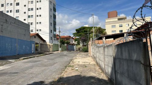 Excelente lote 450 m2 em Heliópolis - Belo Horizonte - MG