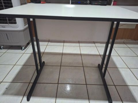 Mesa de Escritório Simples Branca - 120m 