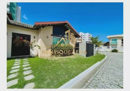 Casa à Venda e Aluguel em São Pedro da Aldeia - Nova São Pedro, 03 QUARTOS, PISCINA