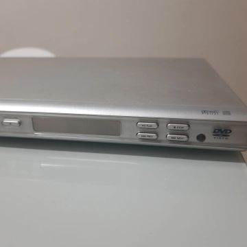 2 DVDs Player Usado + 1 caixa com 150 DVDs, Cds vários gêneros musicais e filmes