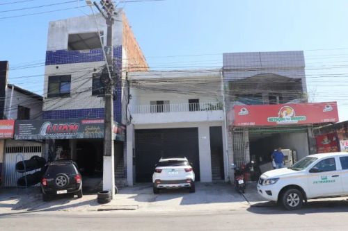 Casa 2 pavimentos Rua Acre com Av. Av. Des. Maynard