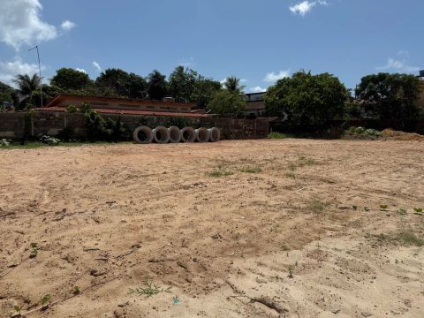Terreno de 1383 m2 na Av Jarbas Jamerson do Rego