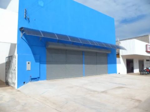 Galpão comercial com 555 m2, 5 sala pra escritório, 3 banheiros, cozinha, área de serviço