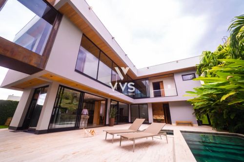Excelente casa de condomínio sobrado para venda com 722 metros quadrados com 4 quartos