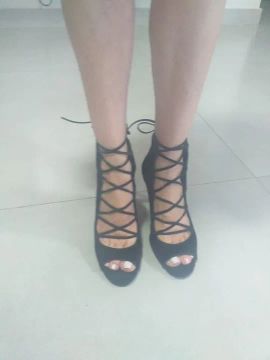 Sandália Marca Schutz estilo bota