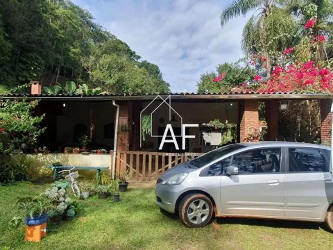 Chácara espaçosa e bem localizada em Itu  Próxima à Cacau Show e com fácil acesso à Castel