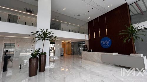 Sala para Consultório para locação no Day Medical Center, 41m2 por R 6.000,00 mês.