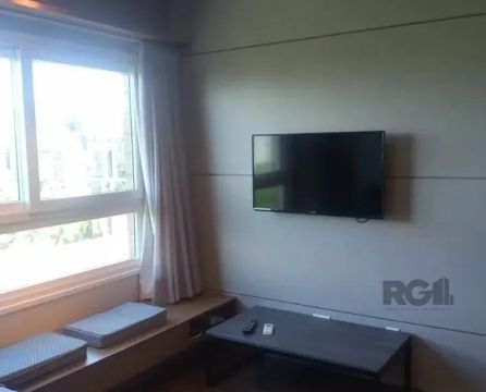 STUDIO MOBILIADO - APROXIMADAMENTE 43M² DE ÁREA PRIVATIVA Studio totalmente mobiliado, equ