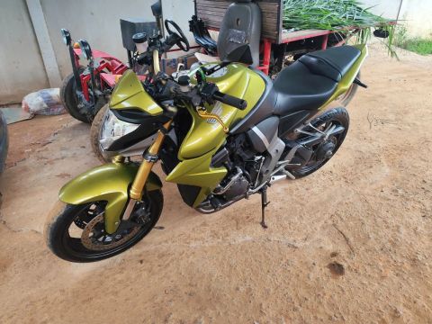CB 1000 
