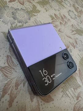 SAMSUNG GALAXY Z FLIP 4 MUITO NOVO NA CAIXA!
