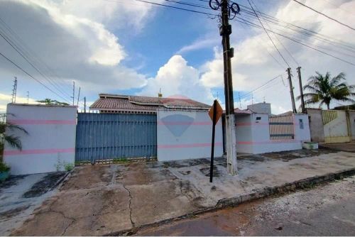 Casa á venda Bairro Industrial, Próxima ao corpo de bombeiros.
