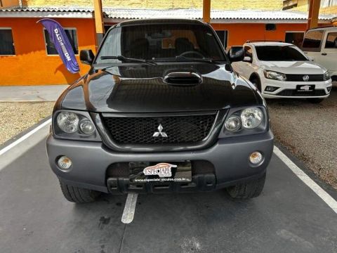 MITSUBISHI L200 OUTDOOR HPE 2.5 CD DIESEL 4X4 COMPLETISSIMA