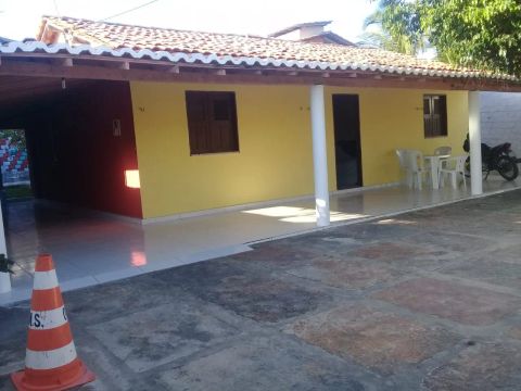 Alugo casa na praia do coqueiro, em Luis correia 