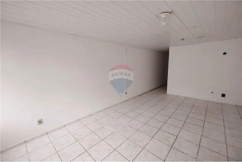 Sala comercial com 32m² na Várzea!