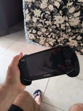 PS Vita Preto - Console Portátil