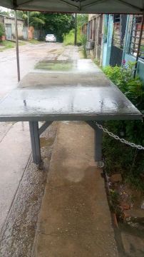 vendo essa mesa boa trabalhar 
