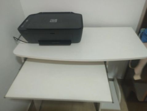 Mesa de escritório e impressora HP scanner 
