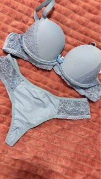 Conjunto de lingerie azul claro renda