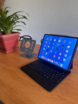 iPad Pro 12?9 polegadas com teclado e capa - Novo