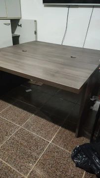 URGENTE P PEGAR NESTE SABADO Mesa Quadrada Escritório Cor Tabaco 2,10 larg 2,20 prof