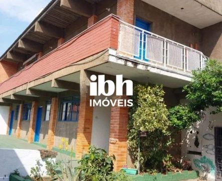 CASA COMERCIAL PARA LOCAÇÃO COM 340M², 7 QUARTOS, 4 BANHEIROS, 1 VAGA DE GARAGEM, ELEVADOR