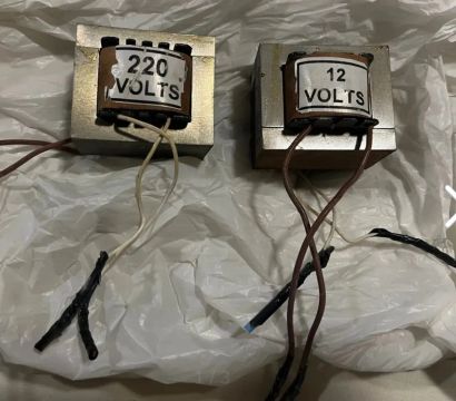 Transformadores 12V e 220V