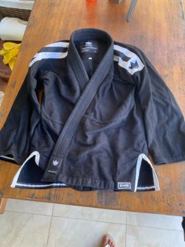 kimono Kingz semi novo a1